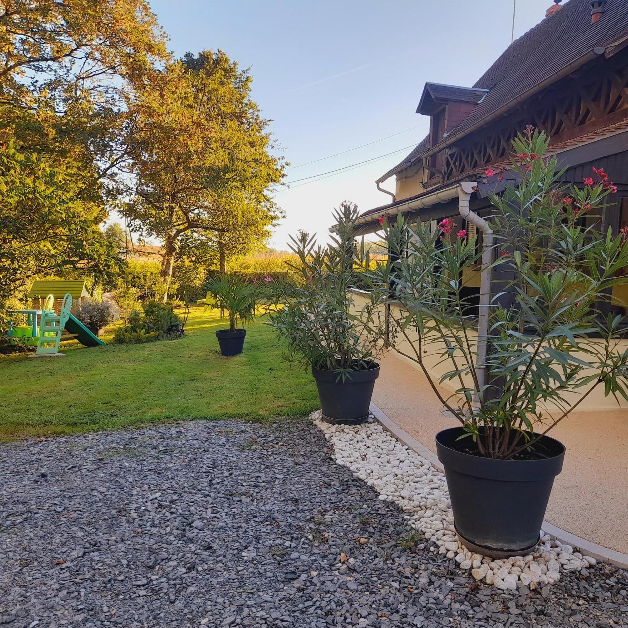 Gite Les Vignes Du Chateau - 4 Personnes Gehee Bagian luar foto